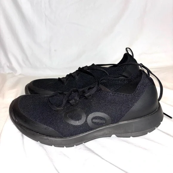 OOFOS Black Comfort Shoes - Picture 2 of 9
